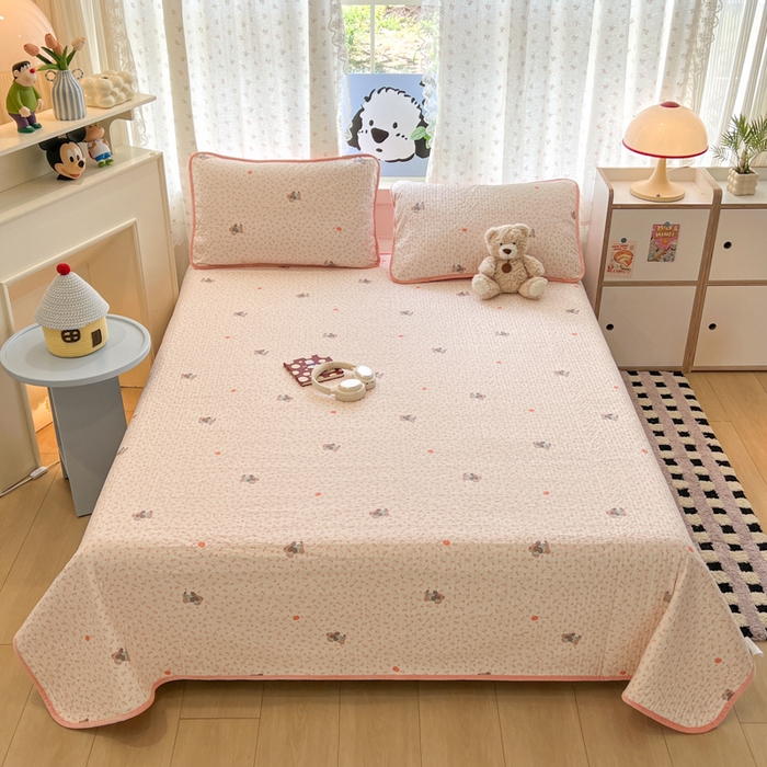 91家纺网 家纺一手货源 找家纺 沐纯家居 2025新款婴儿绒纯棉水洗床盖俏皮狗-粉