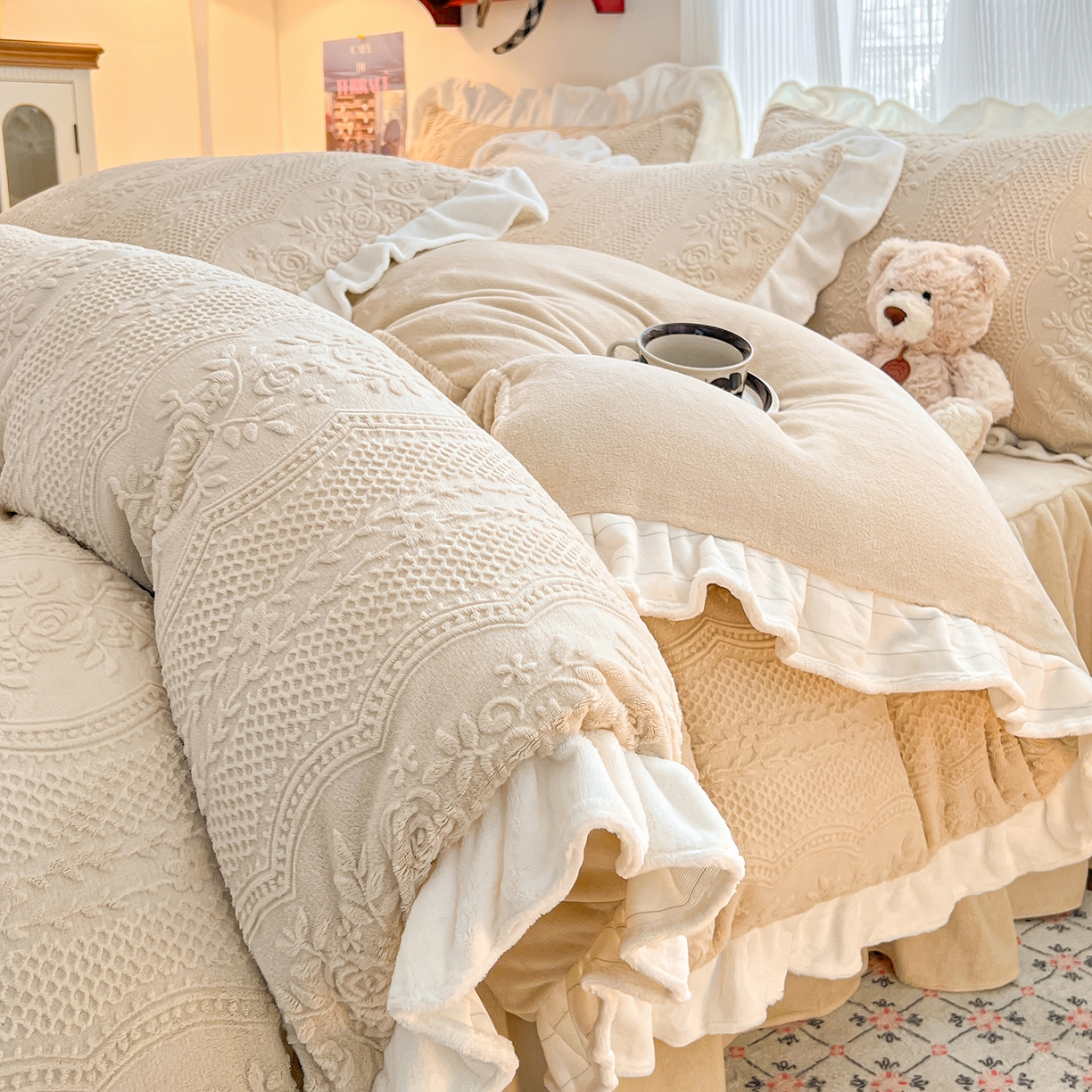 91家纺网 家纺一手货源 找家纺 （总）安哆啦家纺 2025新款法式雕花牛奶绒花边四件套