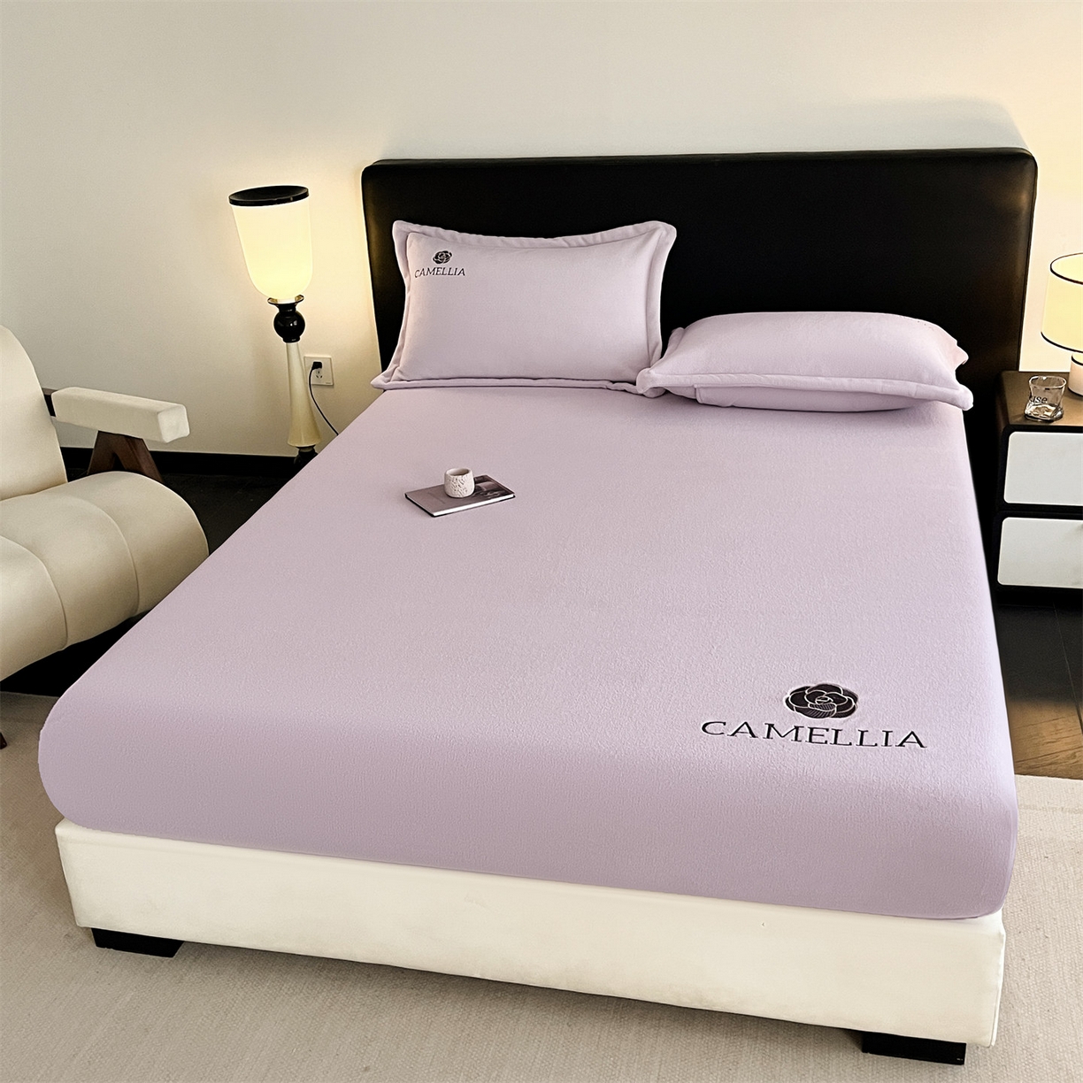 91家纺网 家纺一手货源 找家纺 笙意家纺 2025新款A类牛奶绒海獭绒加厚法式刺绣床笠 花屿-月光紫