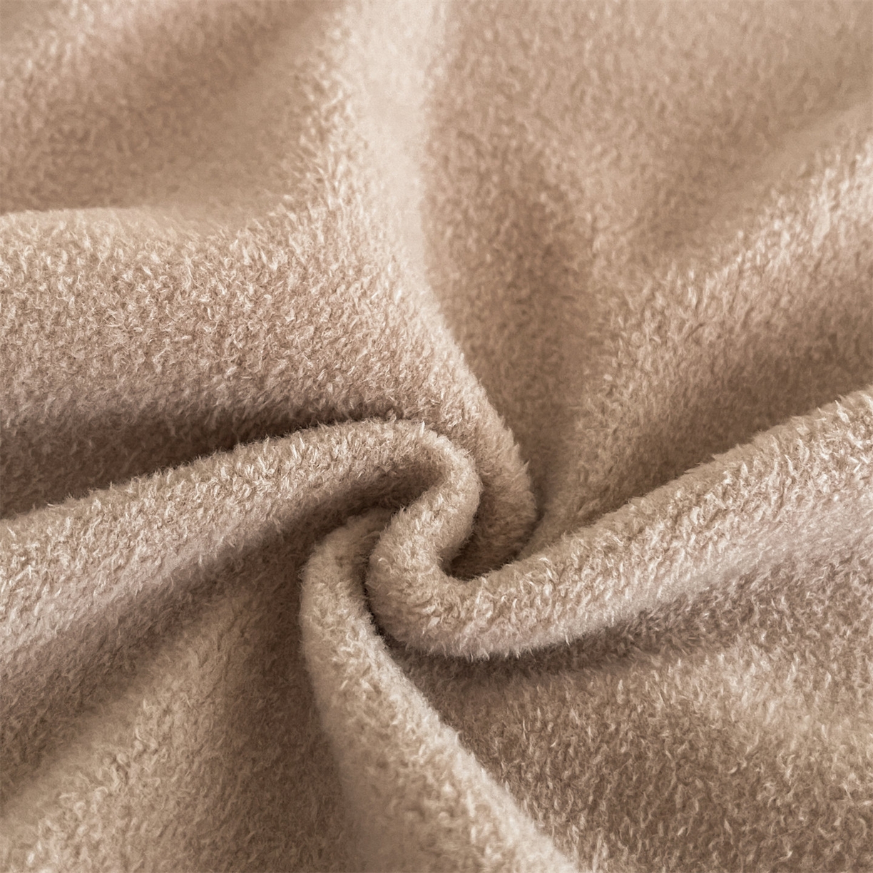 91家纺网 家纺一手货源 找家纺 （总）笙意家纺 2025新款A类牛奶绒海獭绒卡通刺绣床笠