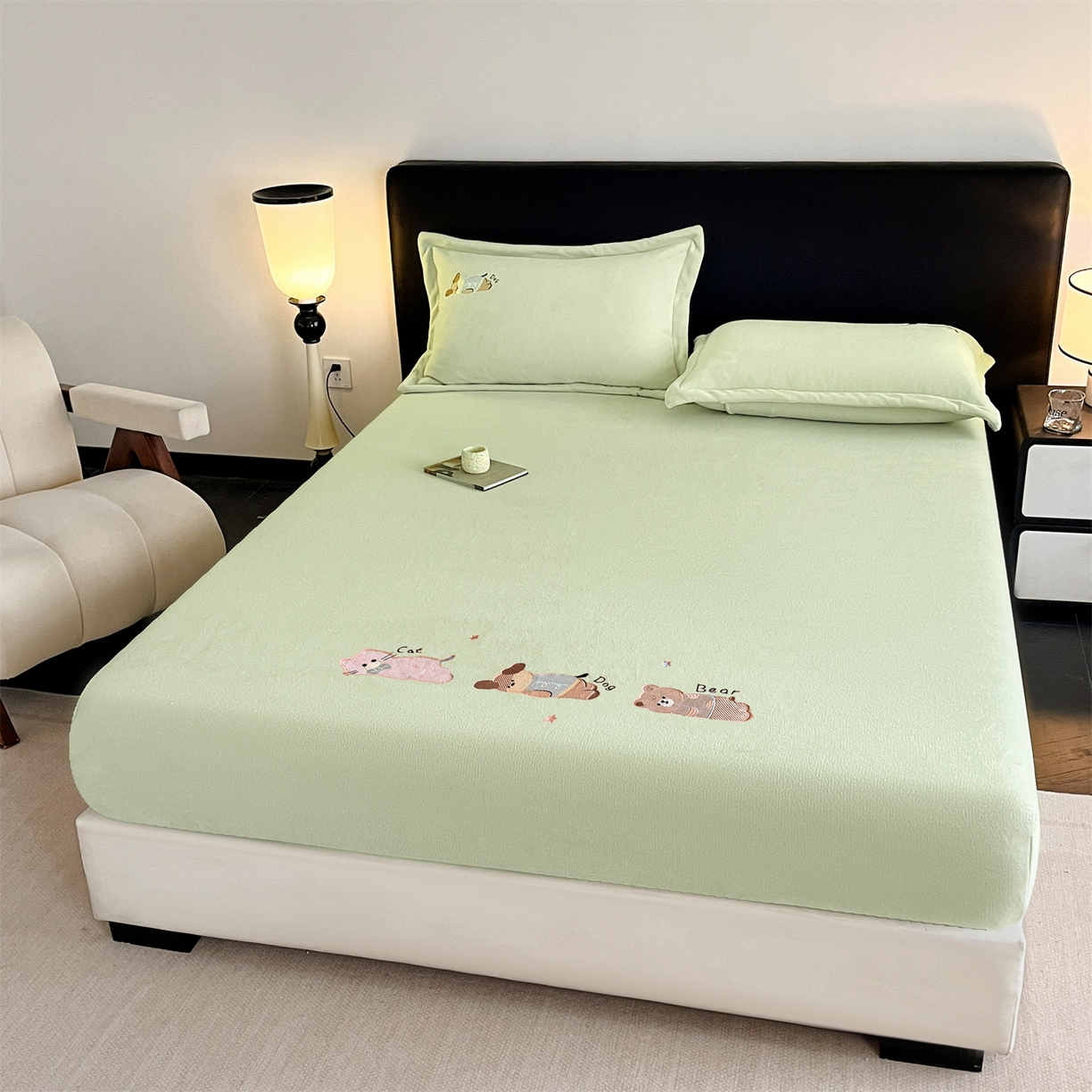 91家纺网 家纺一手货源 找家纺 笙意家纺 2025新款A类牛奶绒海獭绒卡通刺绣床笠 卡通-叶绿