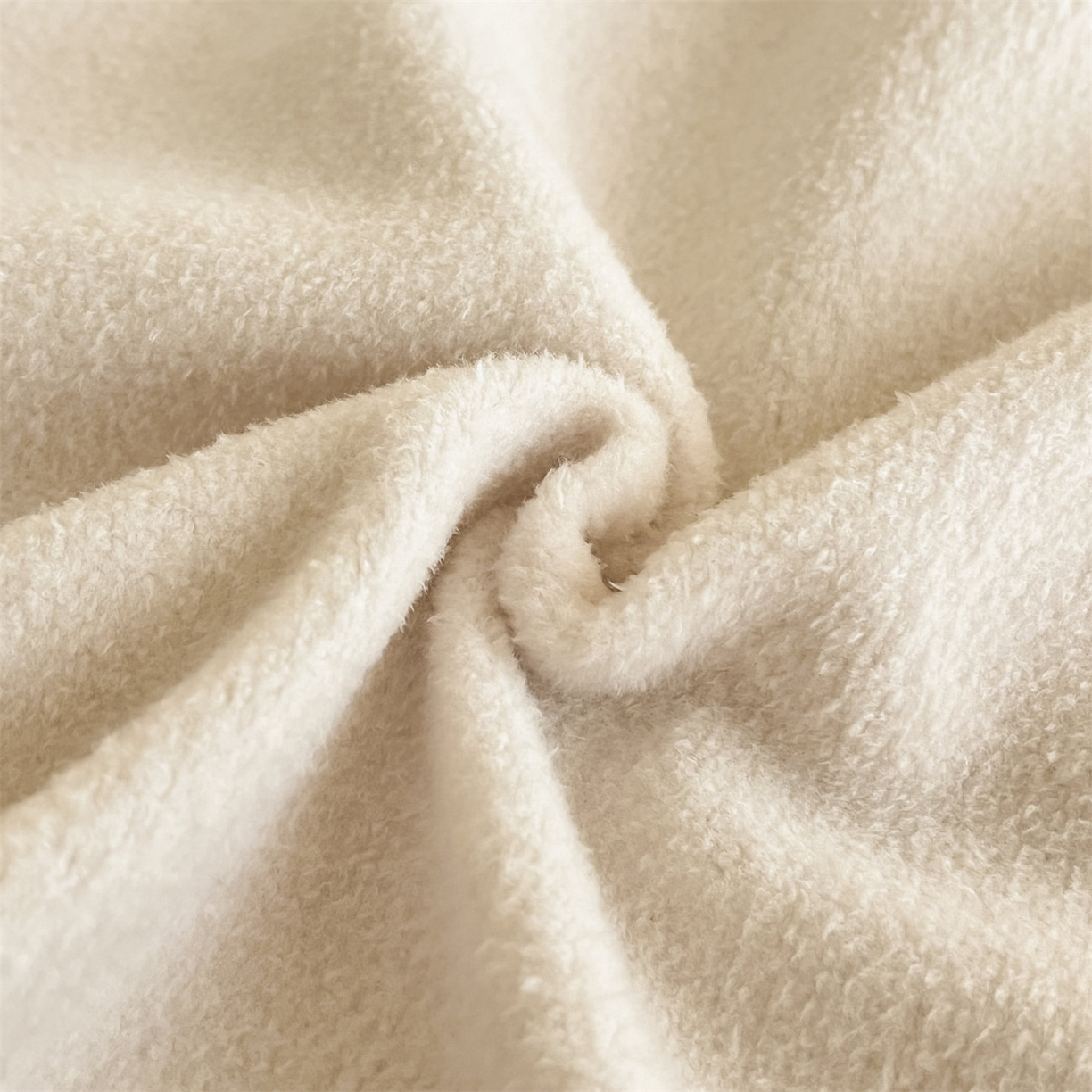 91家纺网 家纺一手货源 找家纺 笙意家纺 2025新款A类牛奶绒海獭绒卡通刺绣床笠 卡通-浅米色