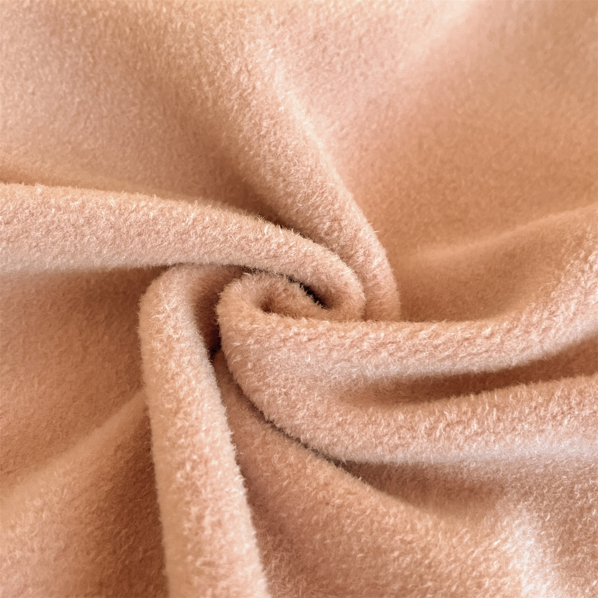 91家纺网 家纺一手货源 找家纺 笙意家纺 2025新款A类牛奶绒海獭绒卡通刺绣床笠 卡通-香槟金