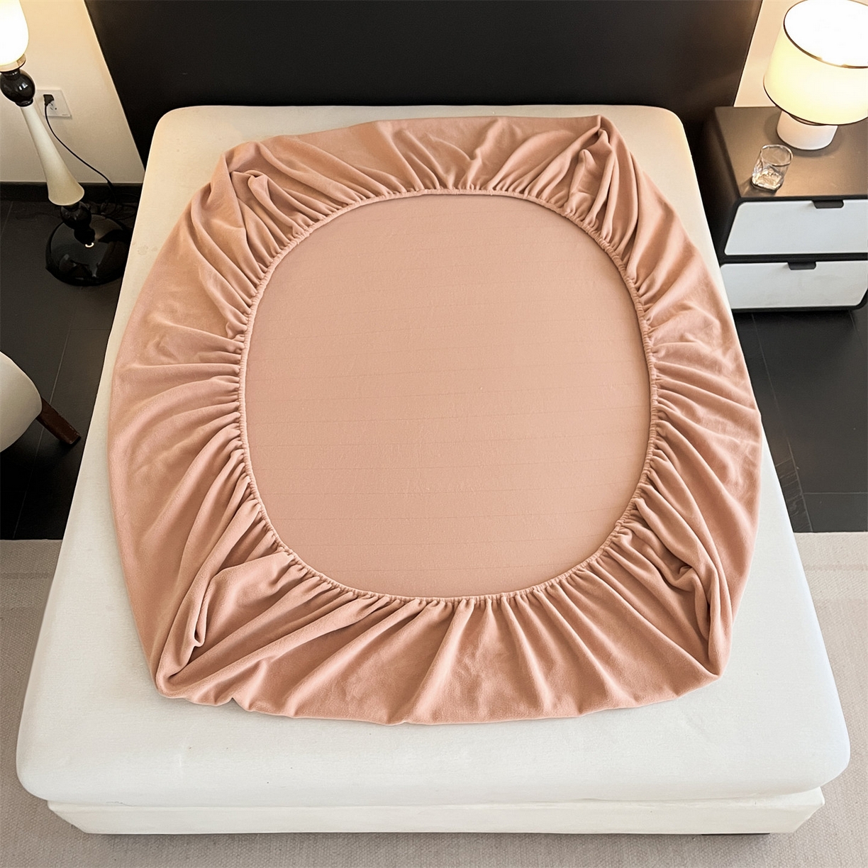 91家纺网 家纺一手货源 找家纺 笙意家纺 2025新款A类牛奶绒海獭绒卡通刺绣床笠 卡通-香槟金