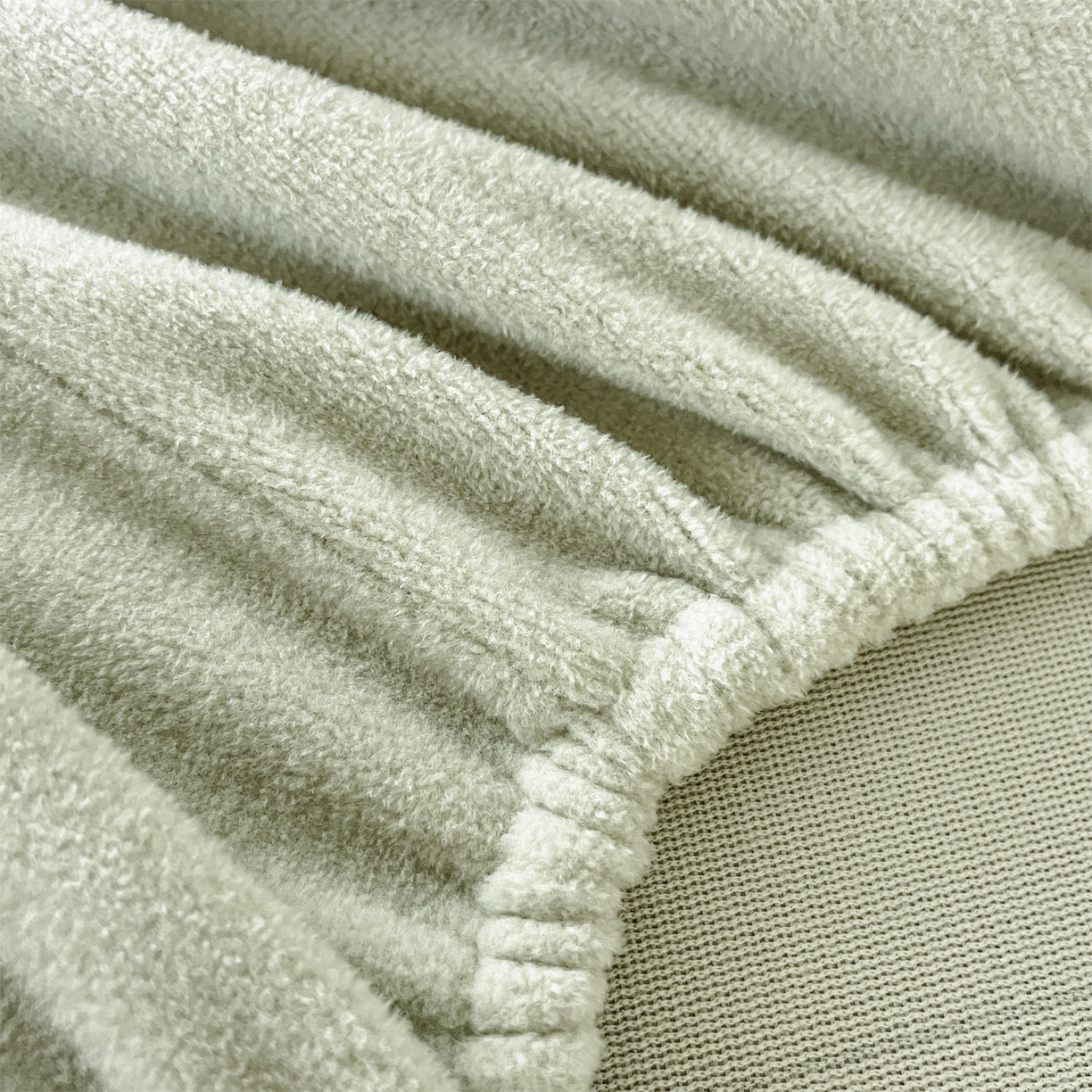 91家纺网 家纺一手货源 找家纺 笙意家纺 2025新款A类牛奶绒海獭绒加厚法式刺绣床笠 花屿-叶绿