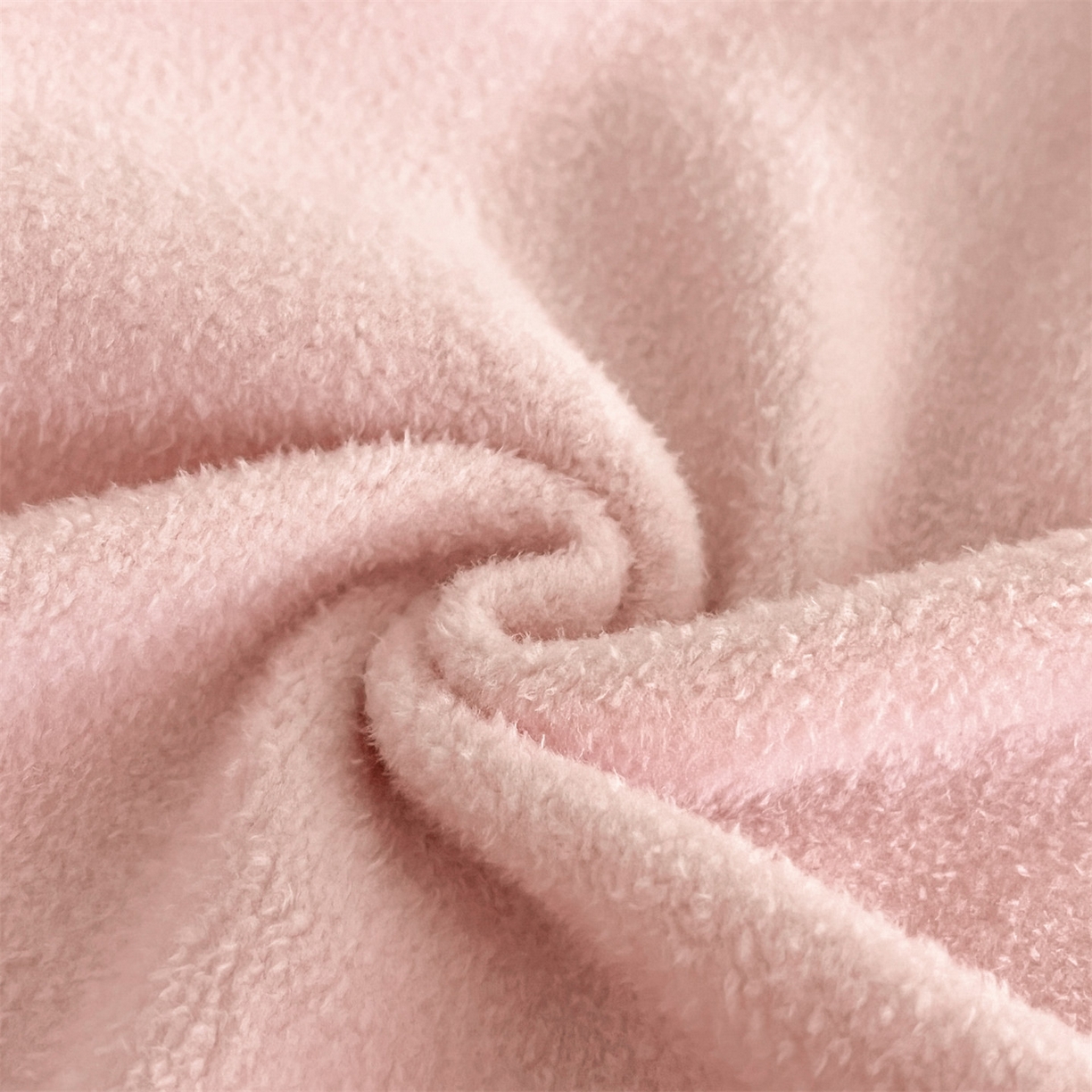 91家纺网 家纺一手货源 找家纺 笙意家纺 2025新款A类牛奶绒海獭绒加厚法式刺绣床笠 花屿-玉粉