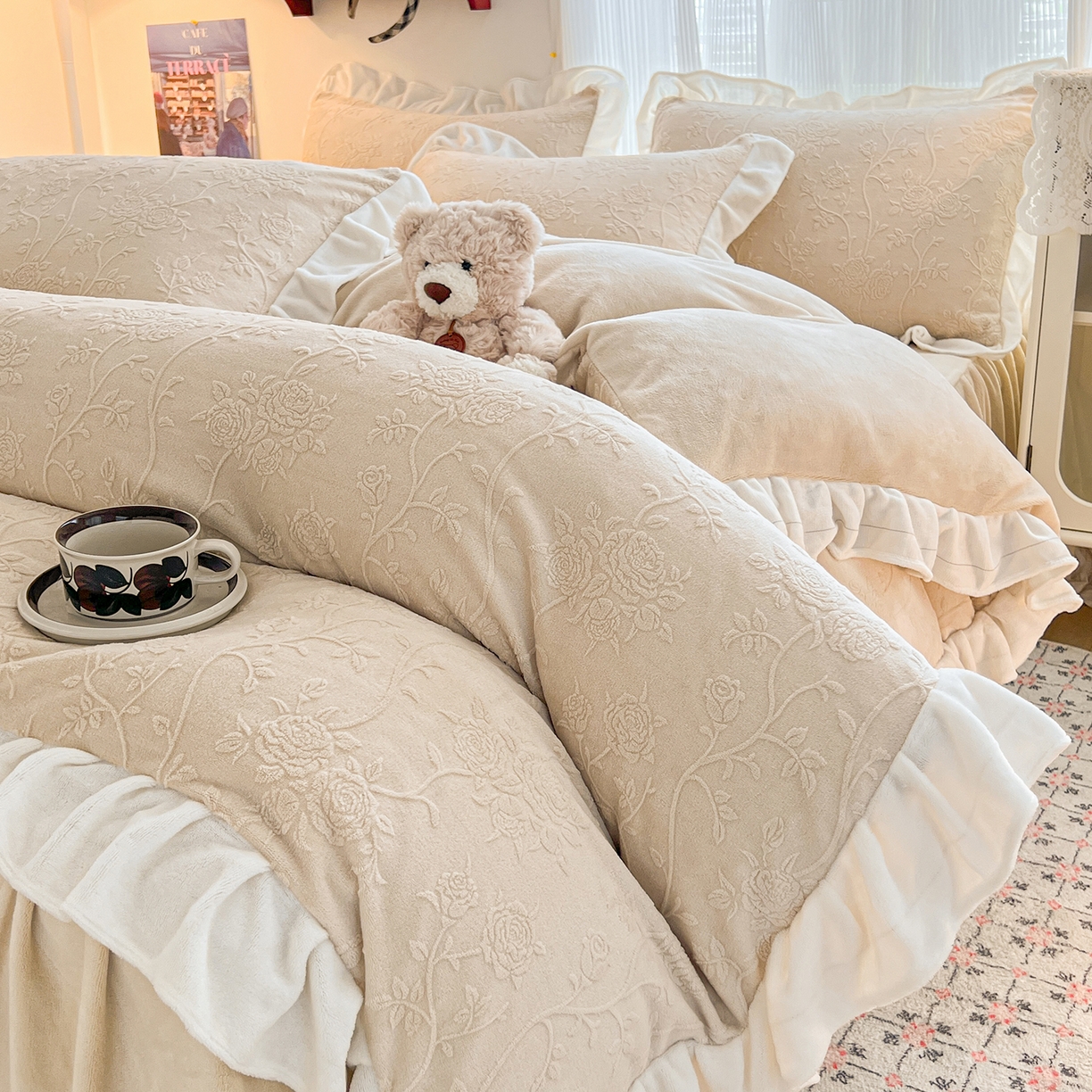 91家纺网 家纺一手货源 找家纺 安哆啦家纺 2025新款法式雕花牛奶绒花边四件套 彼岸花-咖