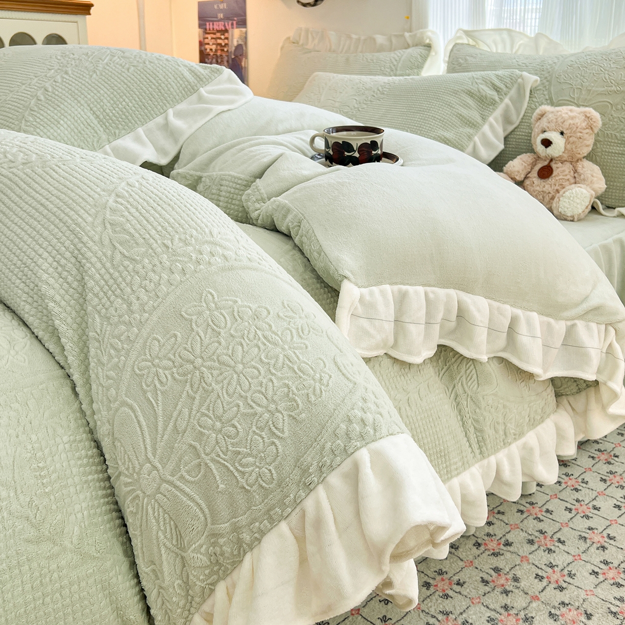 安哆啦家纺 2025新款法式雕花牛奶绒花边四件套 花精灵-绿