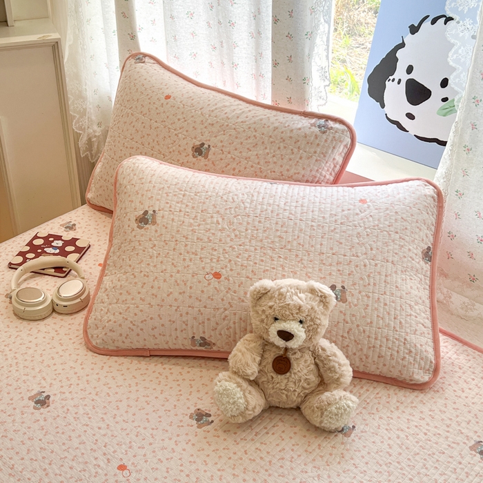 91家纺网 家纺一手货源 找家纺 沐纯家居 2025新款婴儿绒纯棉水洗床盖俏皮狗-粉