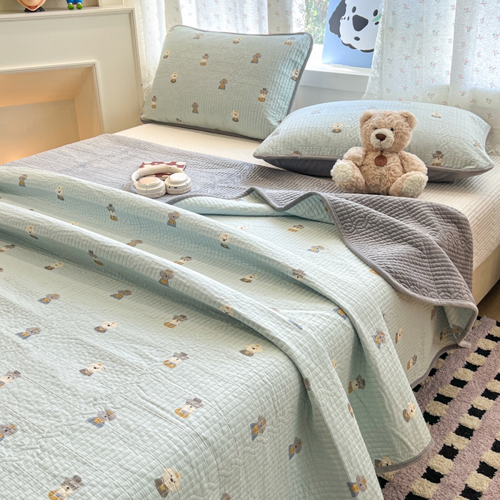 91家纺网 家纺一手货源 找家纺 沐纯家居 2025新款婴儿绒纯棉水洗床盖迎宾狗-灰