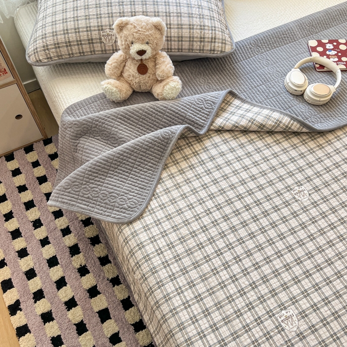 91家纺网 家纺一手货源 找家纺 沐纯家居 2025新款婴儿绒纯棉水洗床盖月光格-灰