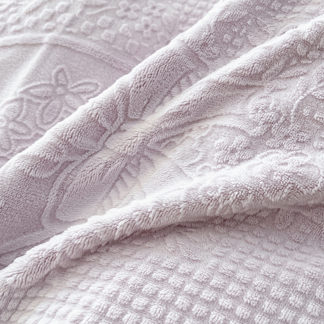 91家纺网 家纺一手货源 找家纺 安哆啦家纺 2025新款法式雕花牛奶绒花边四件套 花精灵-紫