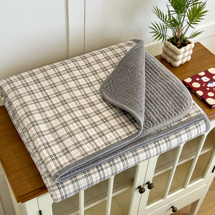 91家纺网 家纺一手货源 找家纺 沐纯家居 2025新款婴儿绒纯棉水洗床盖月光格-灰,月光格-灰