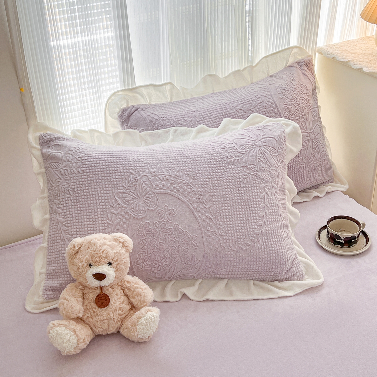 91家纺网 家纺一手货源 找家纺 安哆啦家纺 2025新款法式雕花牛奶绒花边四件套 花精灵-紫