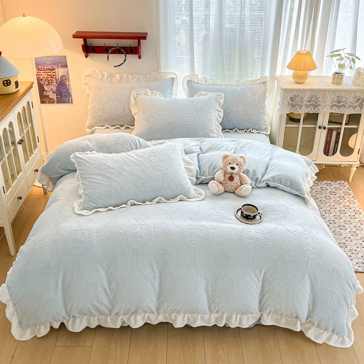 91家纺网 家纺一手货源 找家纺 安哆啦家纺 2025新款法式雕花牛奶绒花边四件套 花漾浅梦-兰