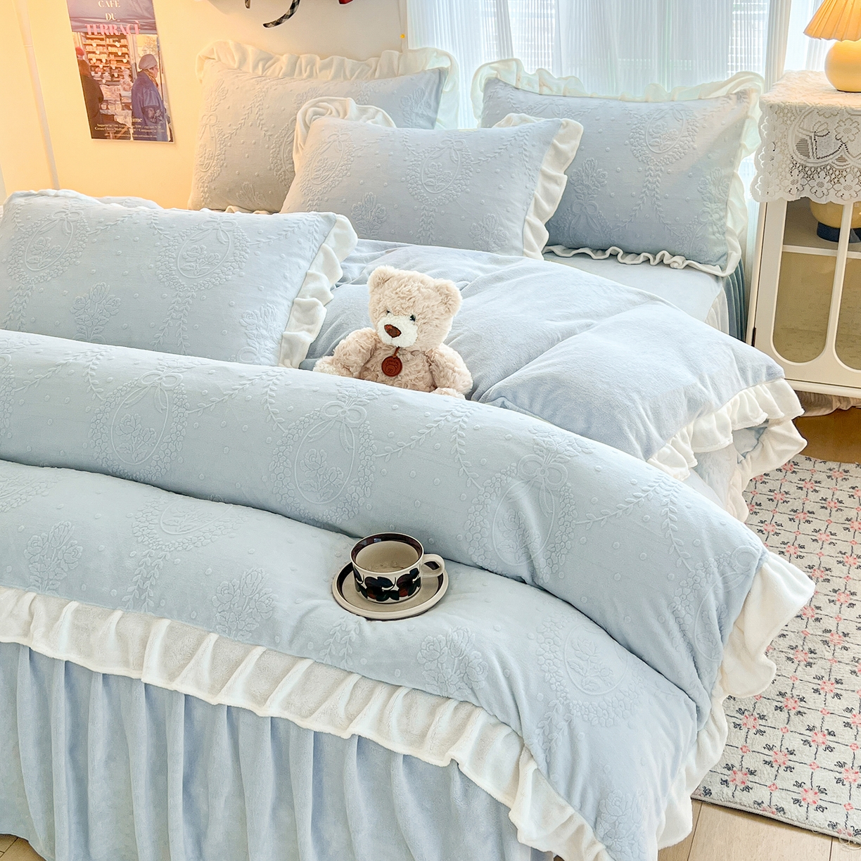 91家纺网 家纺一手货源 找家纺 安哆啦家纺 2025新款法式雕花牛奶绒花边四件套 花漾浅梦-兰