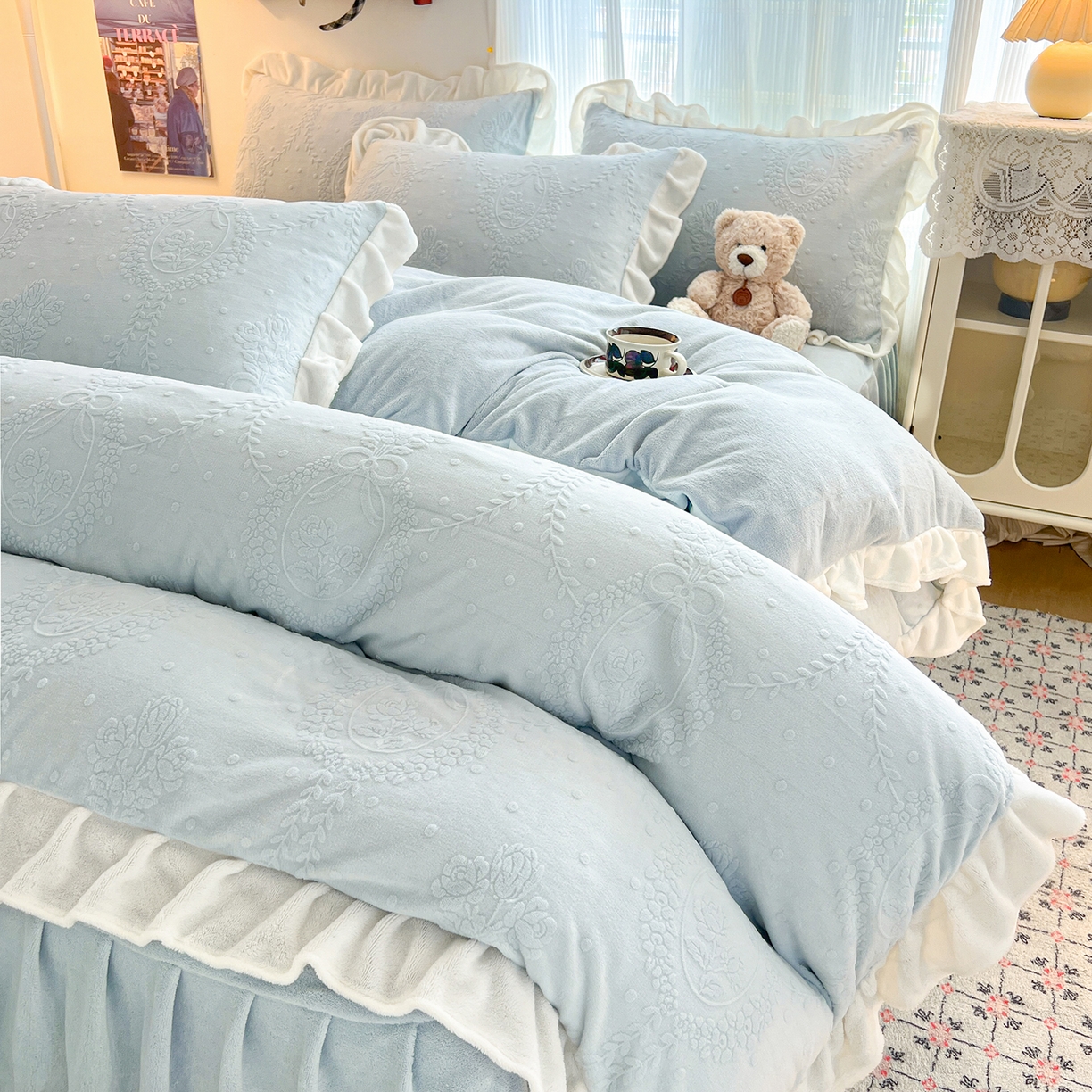 91家纺网 家纺一手货源 找家纺 安哆啦家纺 2025新款法式雕花牛奶绒花边四件套 花漾浅梦-兰