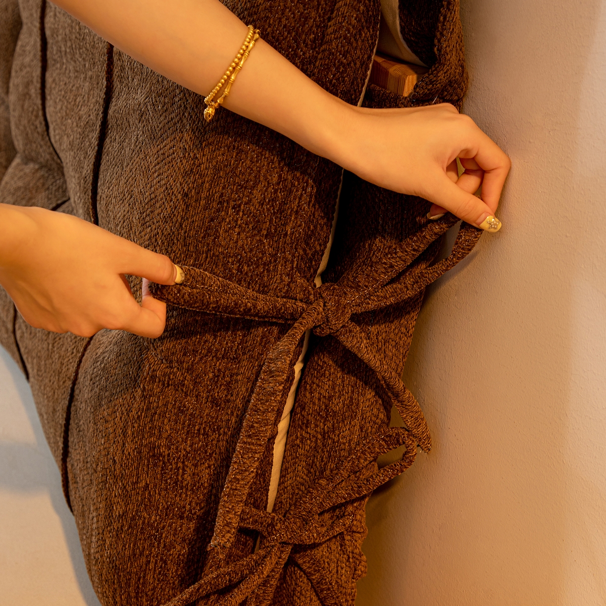 91家纺网 家纺一手货源 找家纺 沐沐家纺 2026新款人字纹床头靠背 深咖