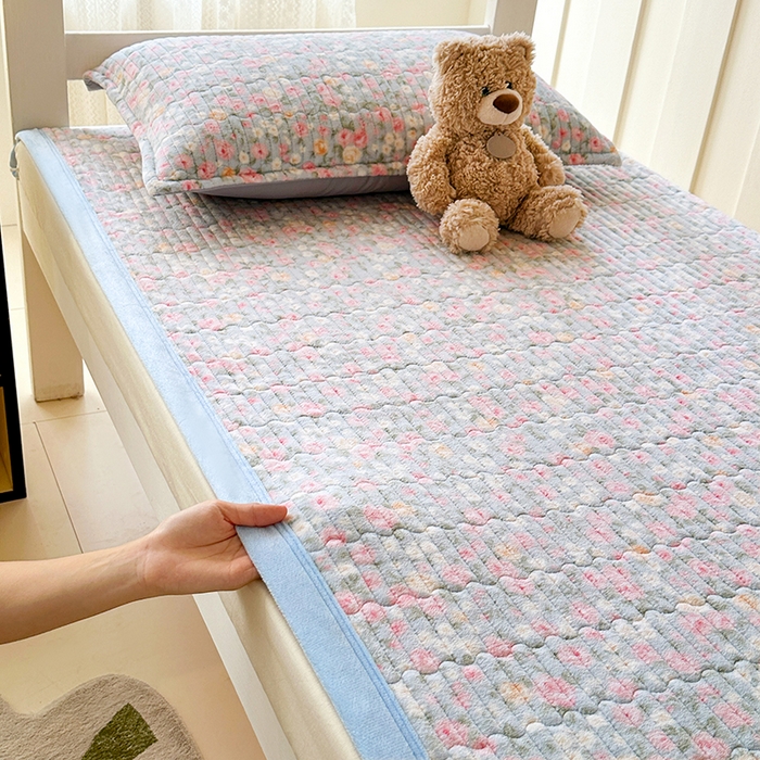 91家纺网 家纺一手货源 找家纺 丫丫家纺 2025新款牛奶绒床盖 繁花似锦