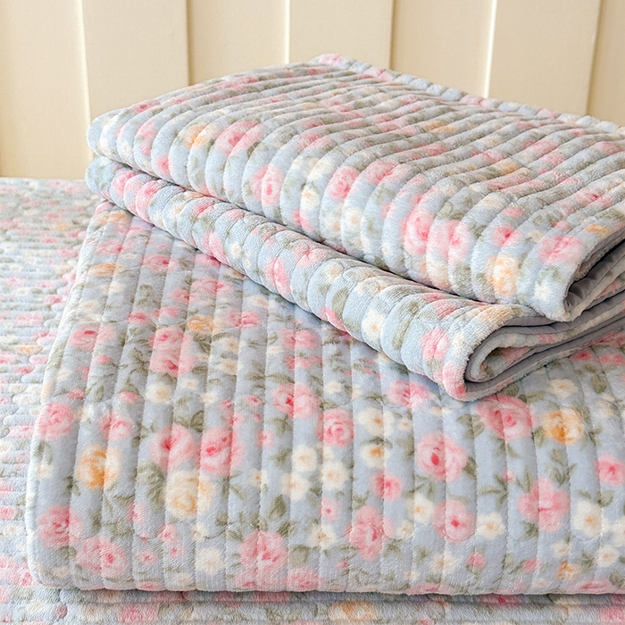 91家纺网 家纺一手货源 找家纺 丫丫家纺 2025新款牛奶绒床盖 繁花似锦