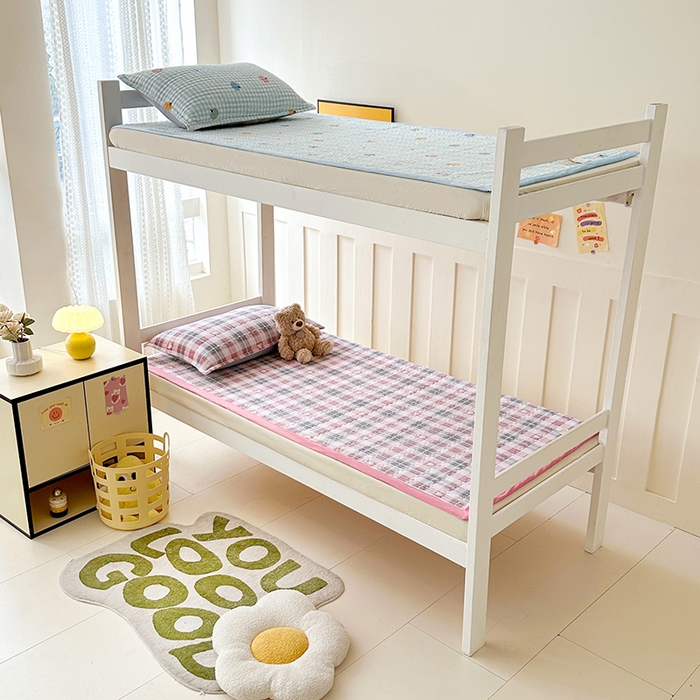 91家纺网 家纺一手货源 找家纺 丫丫家纺 2025新款牛奶绒床盖 粉格