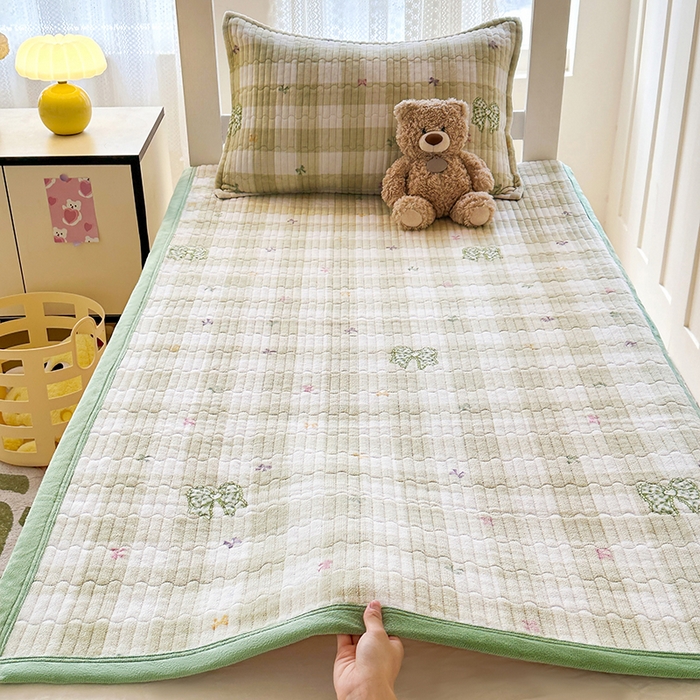 91家纺网 家纺一手货源 找家纺 丫丫家纺 2025新款牛奶绒床盖 福蝶结绿