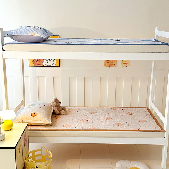 91家纺网 家纺一手货源 找家纺 丫丫家纺 2025新款牛奶绒床盖 黄油小熊