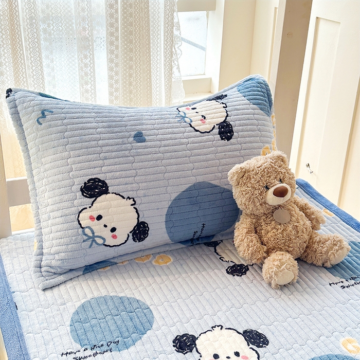 91家纺网 家纺一手货源 找家纺 丫丫家纺 2025新款牛奶绒床盖 蓝色恰恰狗