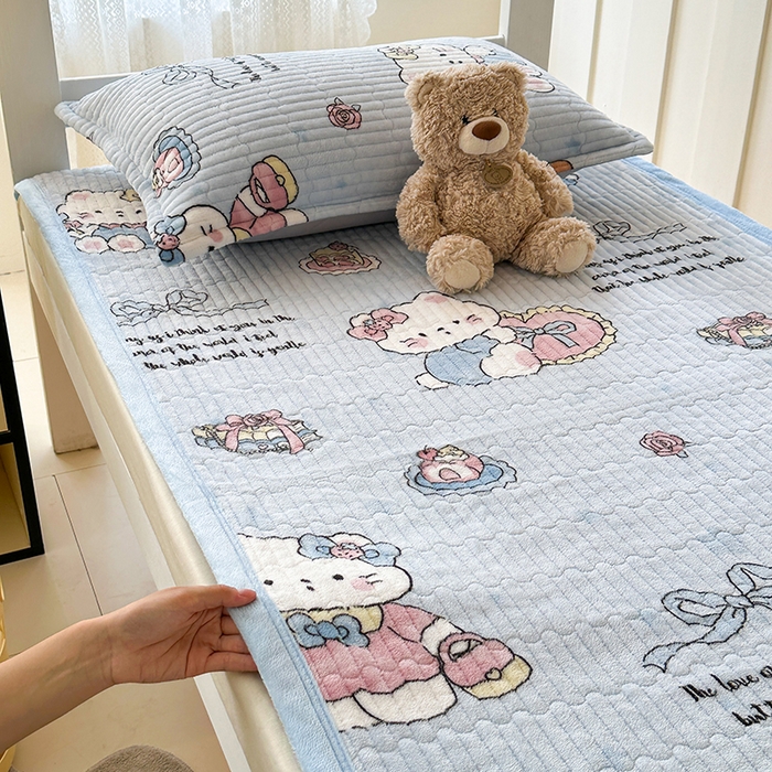 91家纺网 家纺一手货源 找家纺 丫丫家纺 2025新款牛奶绒床盖 猫咪酱