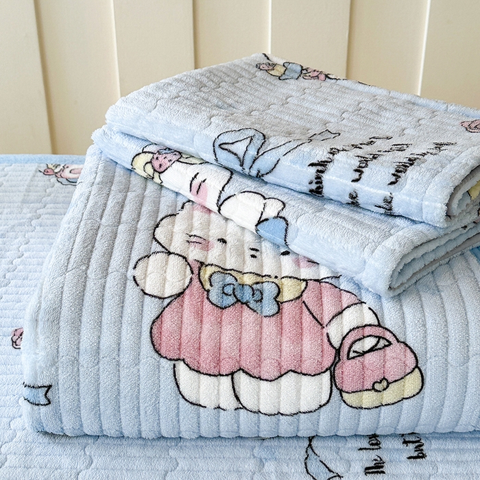 91家纺网 家纺一手货源 找家纺 丫丫家纺 2025新款牛奶绒床盖 猫咪酱