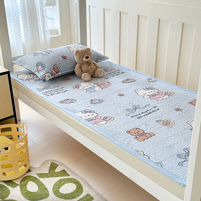 91家纺网 家纺一手货源 找家纺 丫丫家纺 2025新款牛奶绒床盖 猫咪酱