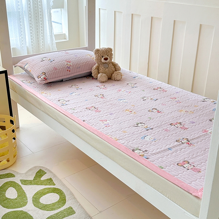 91家纺网 家纺一手货源 找家纺 丫丫家纺 2025新款牛奶绒床盖 迷妮