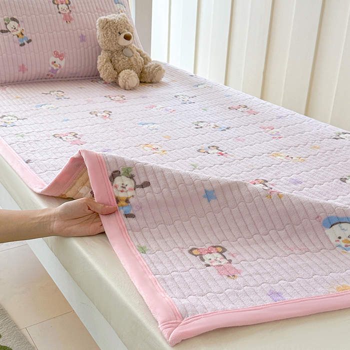 91家纺网 家纺一手货源 找家纺 丫丫家纺 2025新款牛奶绒床盖 迷妮