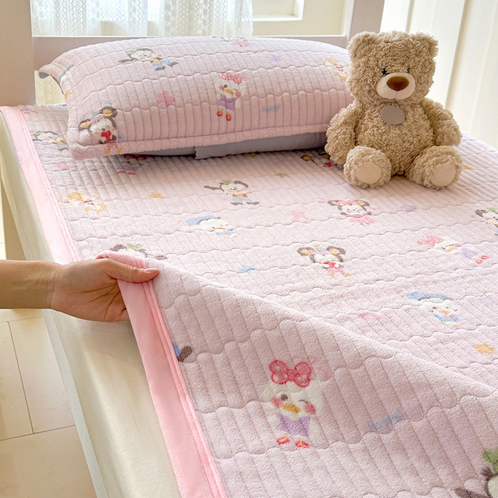 91家纺网 家纺一手货源 找家纺 丫丫家纺 2025新款牛奶绒床盖 迷妮