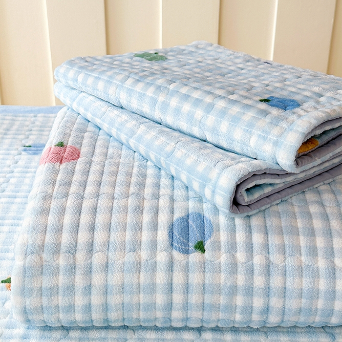 91家纺网 家纺一手货源 找家纺 丫丫家纺 2025新款牛奶绒床盖 如意瓜