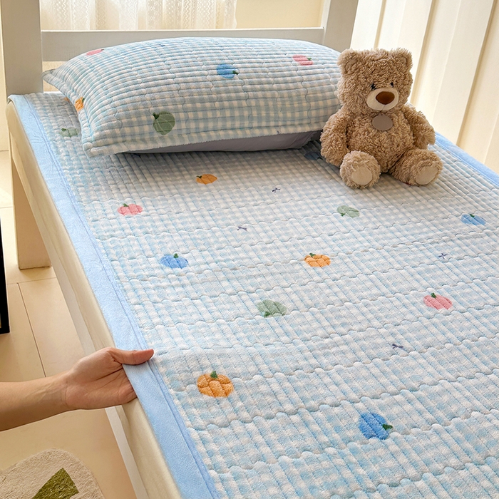 91家纺网 家纺一手货源 找家纺 丫丫家纺 2025新款牛奶绒床盖 如意瓜