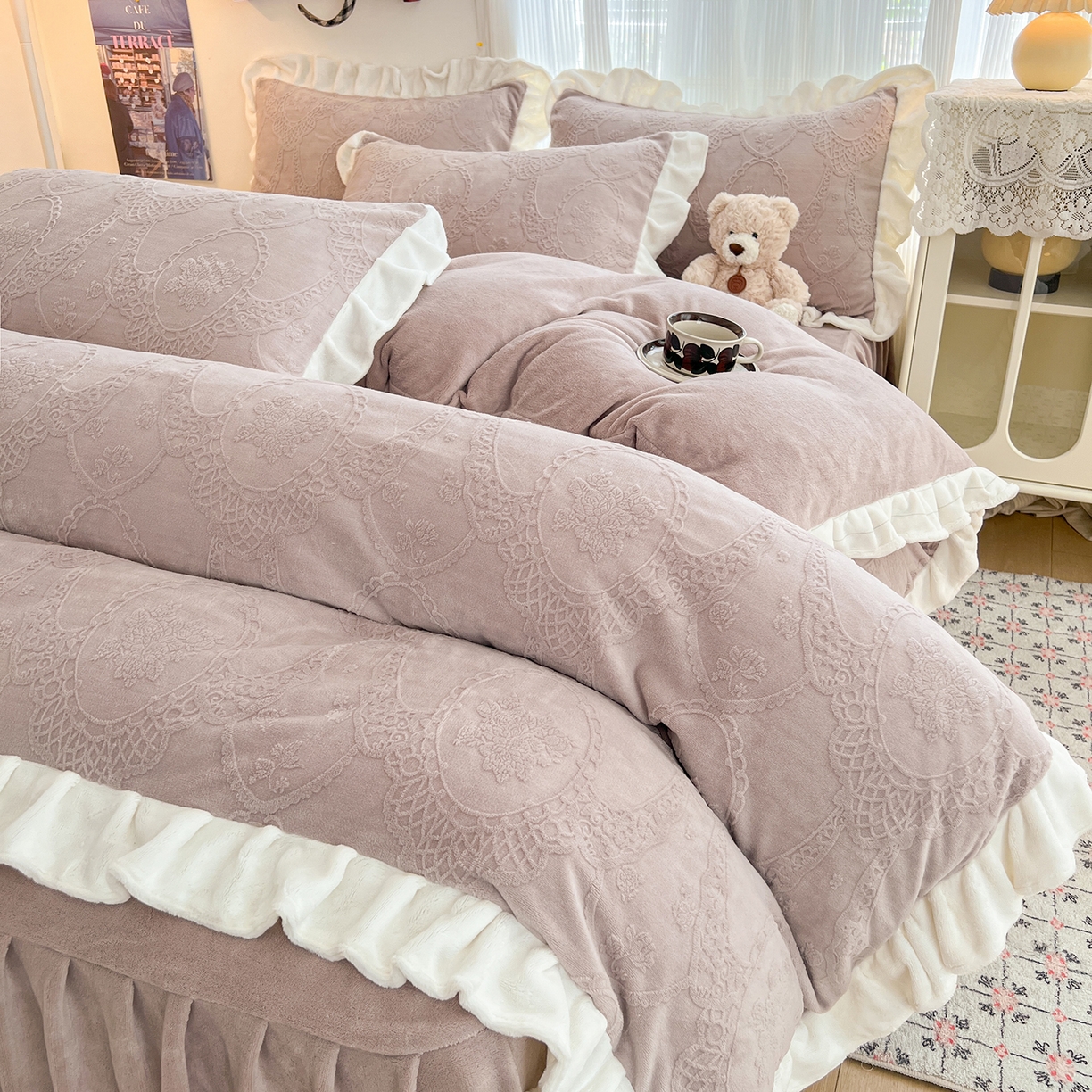 91家纺网 家纺一手货源 找家纺 安哆啦家纺 2025新款法式雕花牛奶绒花边四件套 蕾丝花-灰
