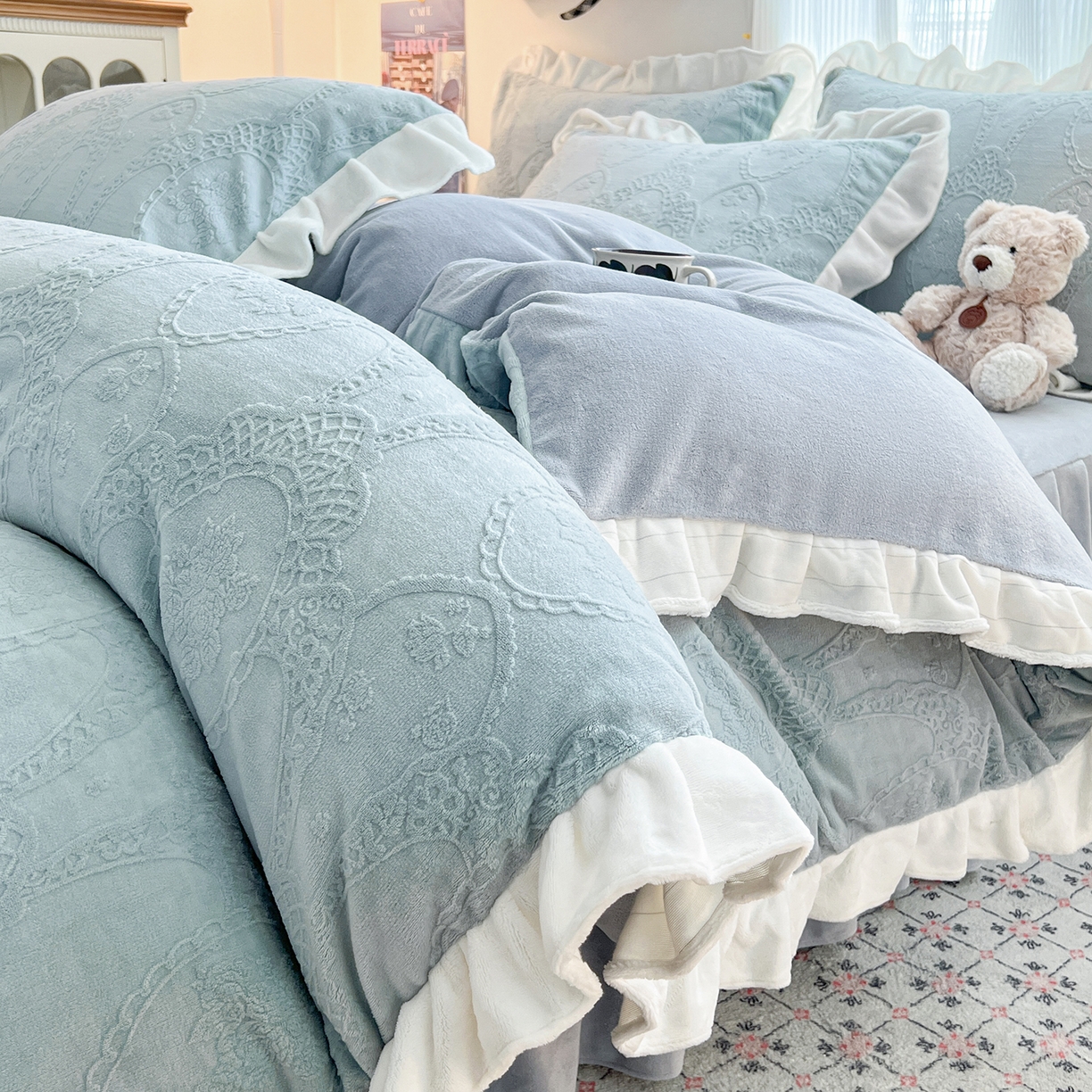 安哆啦家纺 2025新款法式雕花牛奶绒花边四件套 蕾丝花-雾霾蓝