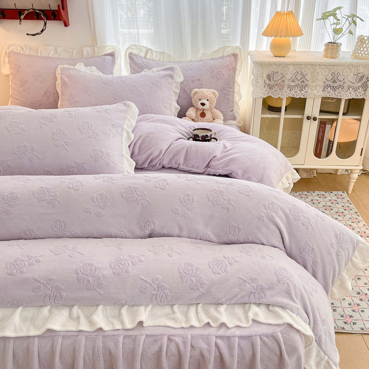 91家纺网 家纺一手货源 找家纺 安哆啦家纺 2025新款法式雕花牛奶绒花边四件套 玫瑰-紫
