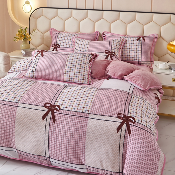 91家纺网 家纺一手货源 找家纺 凤杰 2025新款高克重7斤加厚印花牛奶绒金貂法莱绒四件套 粉恋