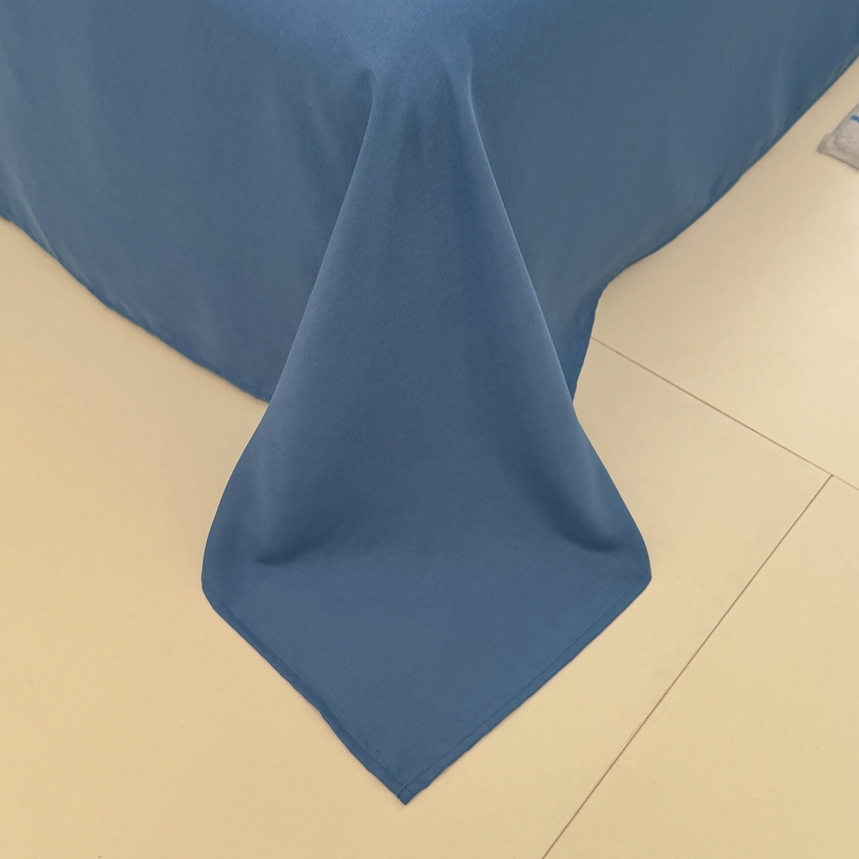 91家纺网 家纺一手货源 找家纺 十一家居 2025年新款ins风A类母婴级亲肤云朵水洗棉单床单 深蓝