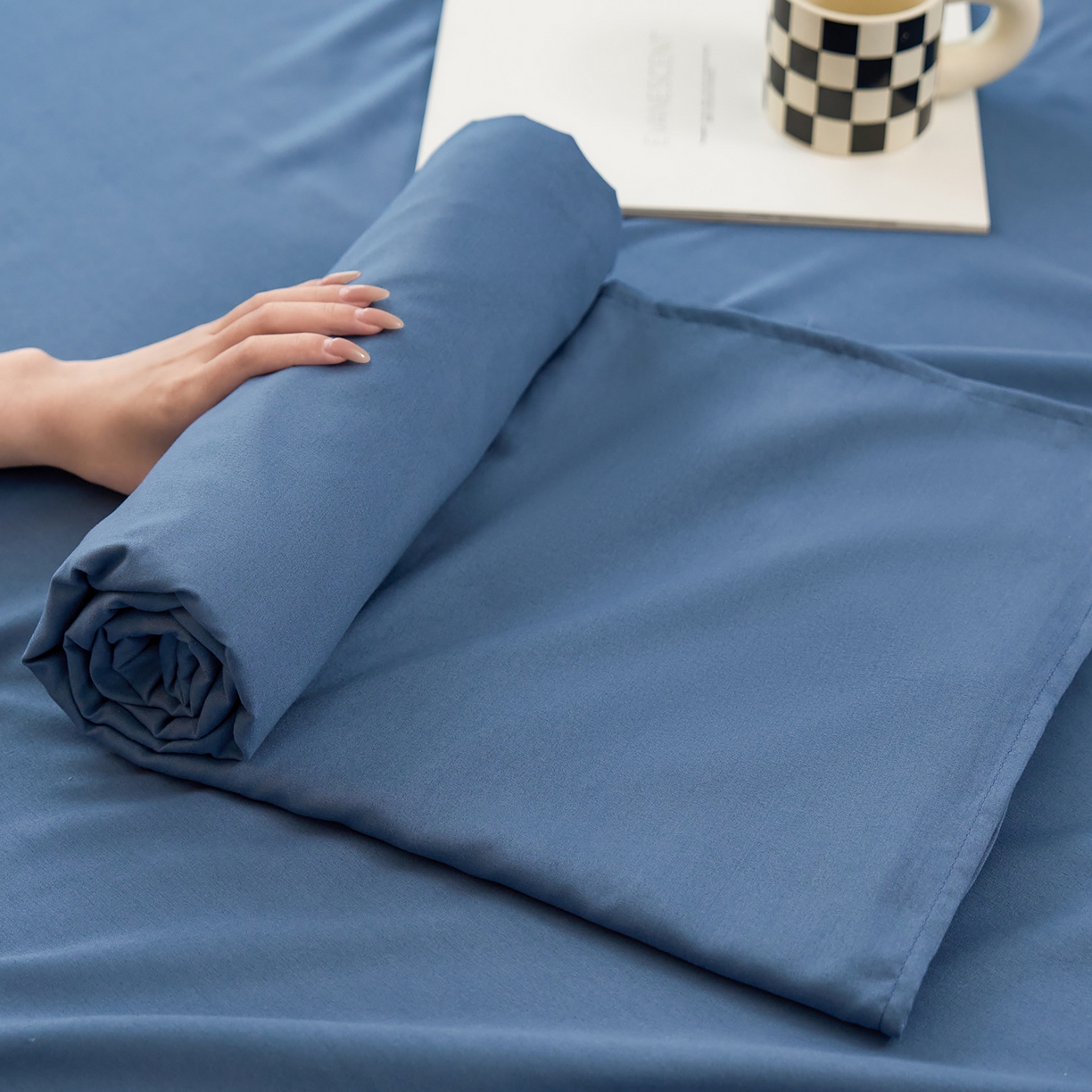 91家纺网 家纺一手货源 找家纺 十一家居 2025年新款ins风A类母婴级亲肤云朵水洗棉单床单 深蓝