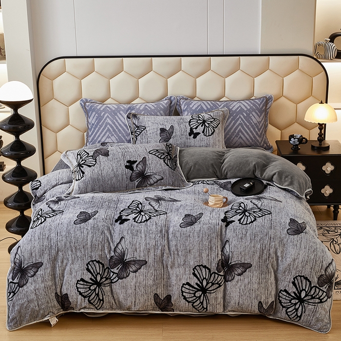 91家纺网 家纺一手货源 找家纺 凤杰 2025新款高克重7斤加厚印花牛奶绒金貂法莱绒四件套 唯美