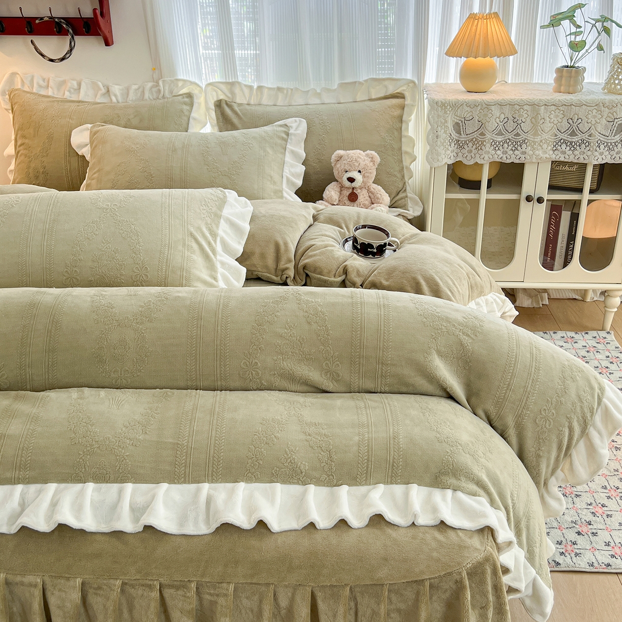 91家纺网 家纺一手货源 找家纺 安哆啦家纺 2025新款法式雕花牛奶绒花边四件套 捧花-绿