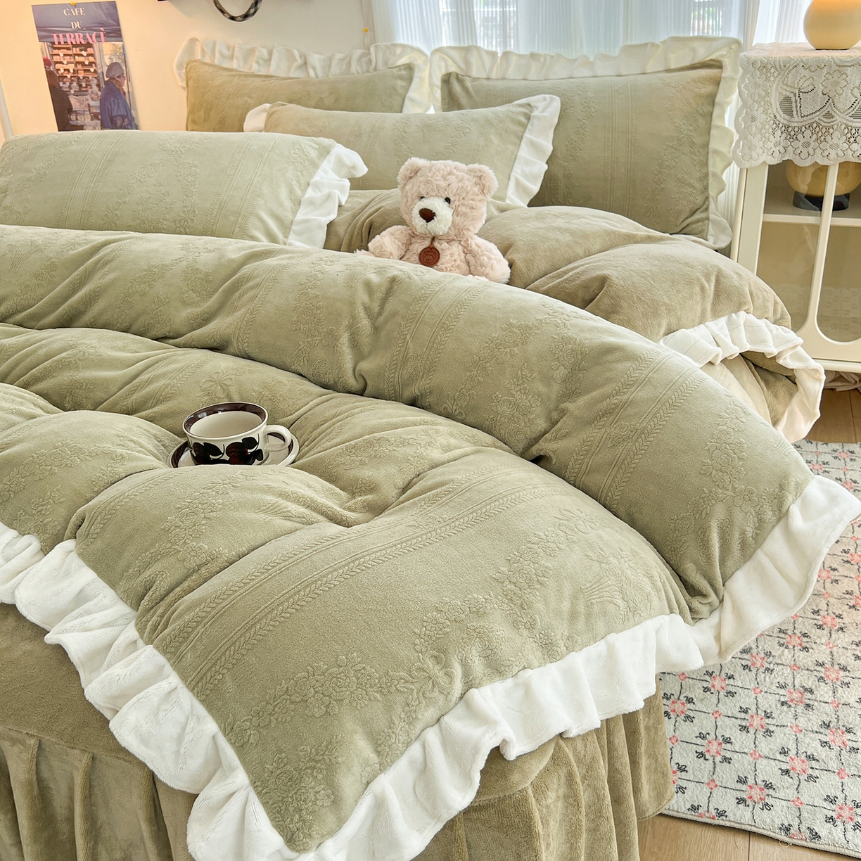 91家纺网 家纺一手货源 找家纺 安哆啦家纺 2025新款法式雕花牛奶绒花边四件套 捧花-绿