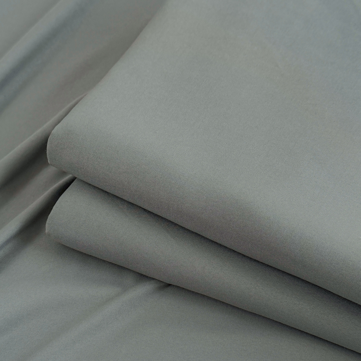 91家纺网 家纺一手货源 找家纺 十一家居 2025年新款ins风A类母婴级亲肤云朵水洗棉单床单 暖灰