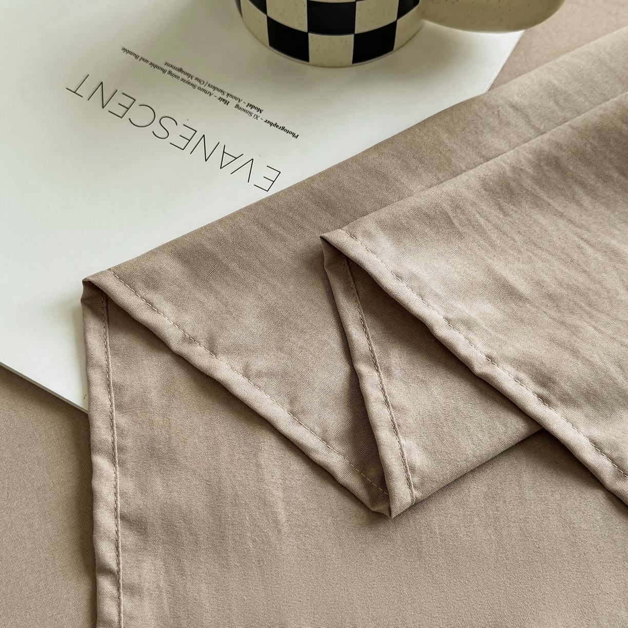 91家纺网 家纺一手货源 找家纺 十一家居 2025年新款ins风A类母婴级亲肤云朵水洗棉单床单 茶咖