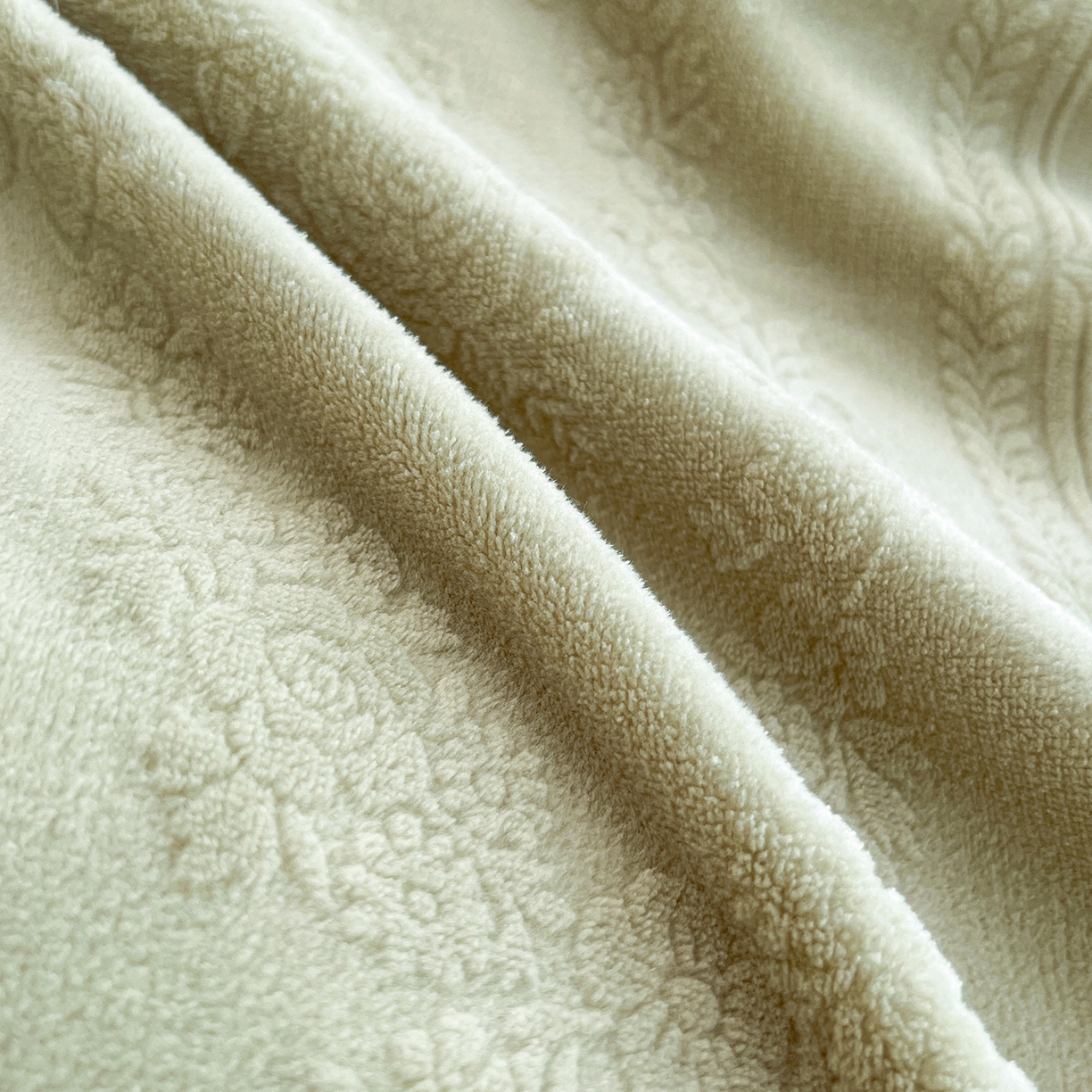 91家纺网 家纺一手货源 找家纺 安哆啦家纺 2025新款法式雕花牛奶绒花边四件套 捧花-绿