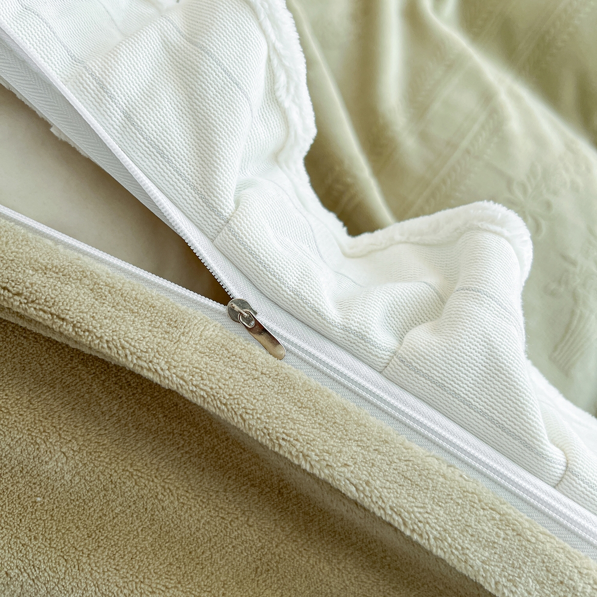 91家纺网 家纺一手货源 找家纺 安哆啦家纺 2025新款法式雕花牛奶绒花边四件套 捧花-绿