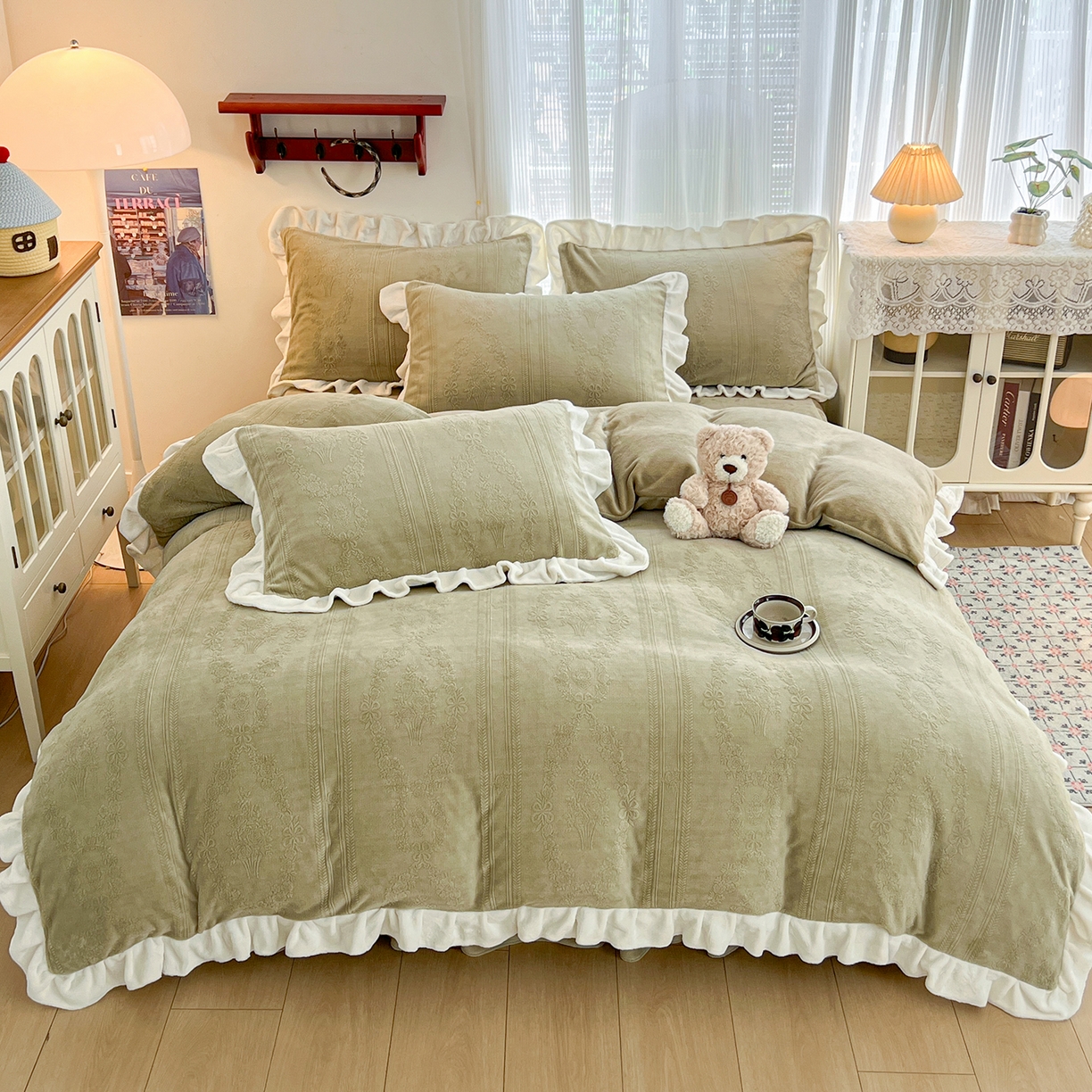 91家纺网 家纺一手货源 找家纺 安哆啦家纺 2025新款法式雕花牛奶绒花边四件套 捧花-绿